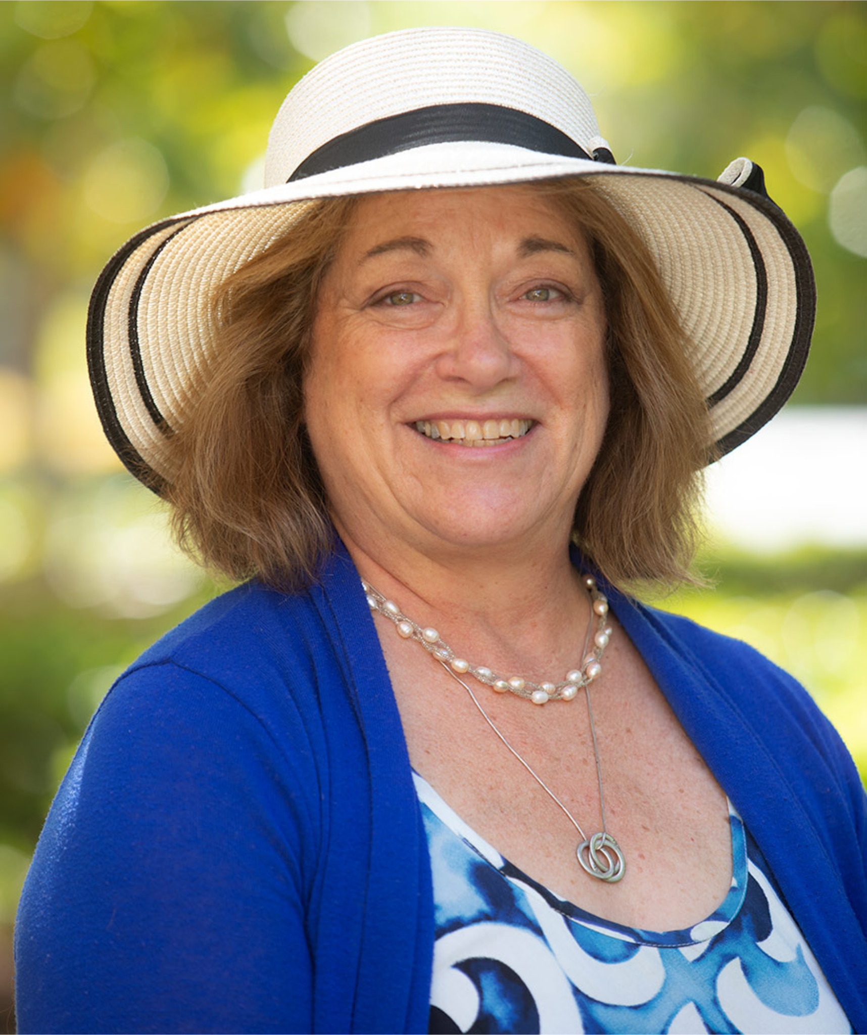 Untitled design (10) Bonnie Zavon with hat